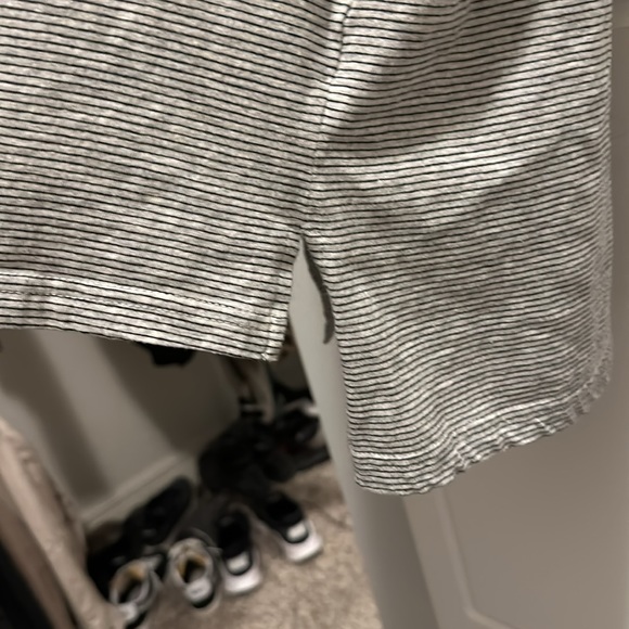 Women’s athletic top - Picture 3 of 4